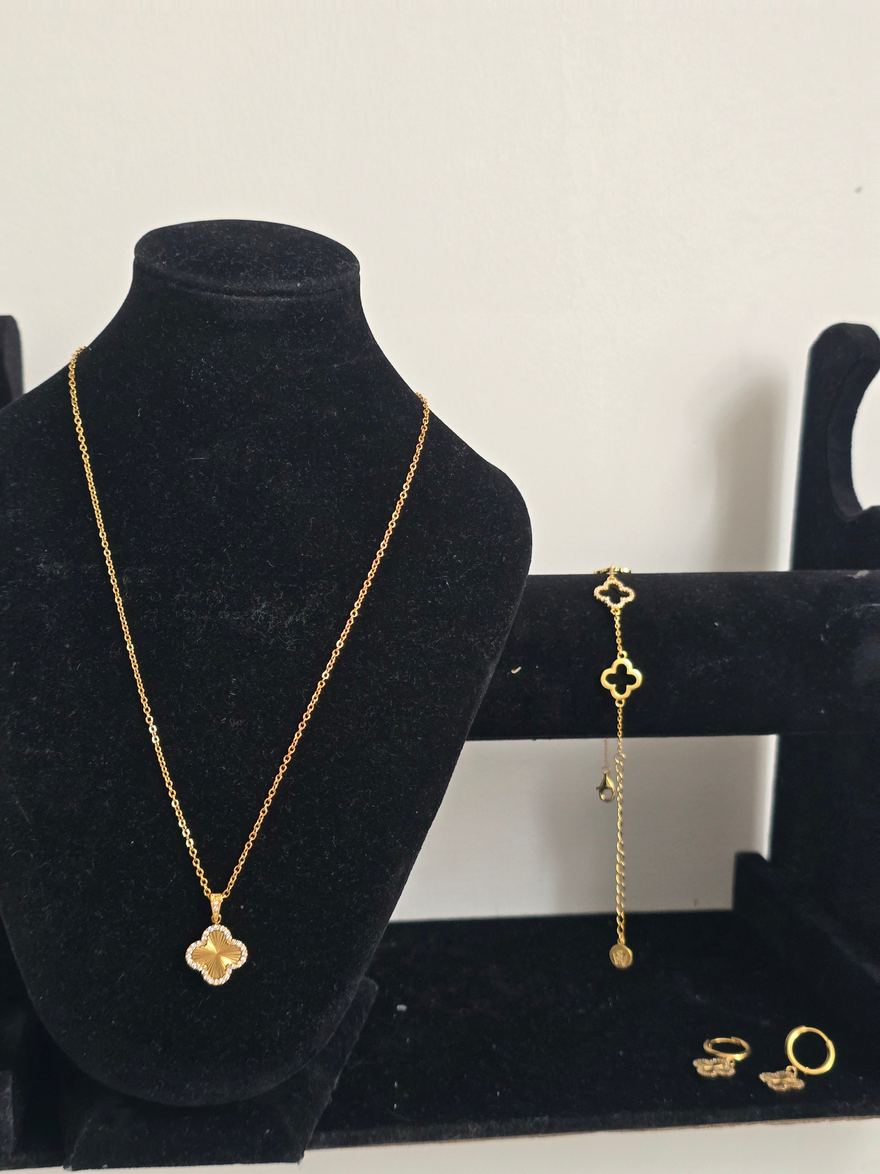 Three Pieces Clover Set